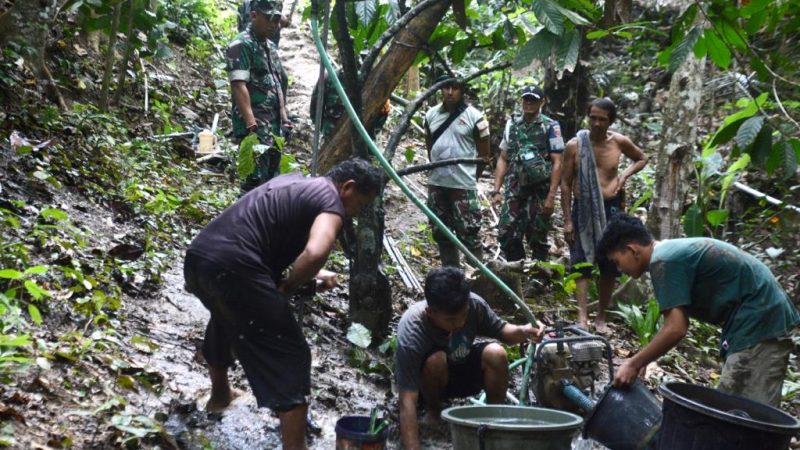 Satgas TMMD 116 Kodim Polman Siapkan Sumber Air Bersih untuk Warga Ongko