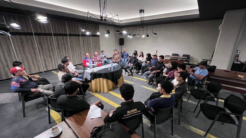 Pj Gubernur Sulbar Bahas Sejumlah Persoalan dengan Mahasiswa di Semarang