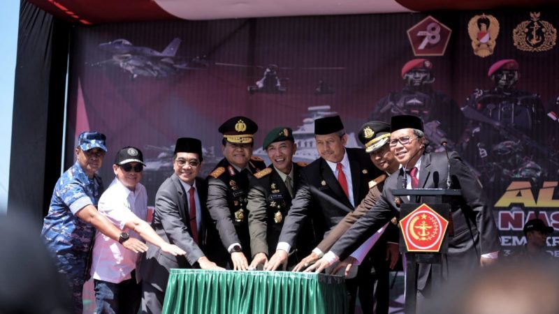 Melalui Pameran Alusista, Pangdam Hasanuddin ingin Masyarakat Lebih Dekat dan Bangga dengan TNI