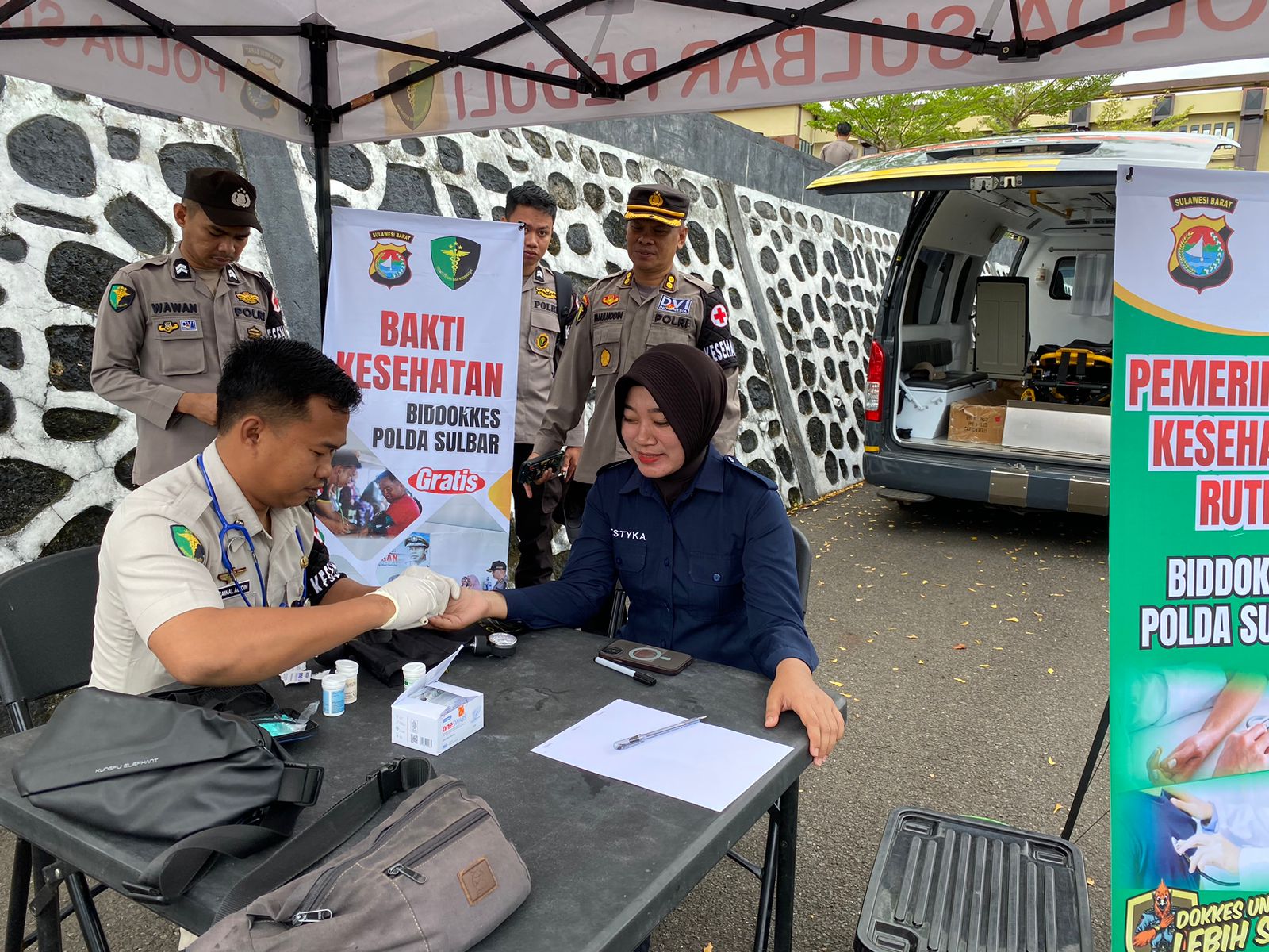 Bid Dokkes Polda Sulbar Berikan Layanan Kesehatan Pada Personil Setiap Pagi