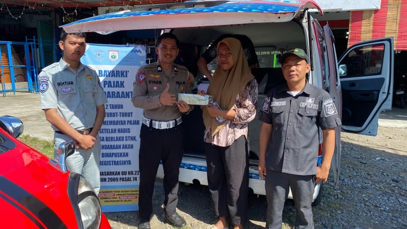 Ditlantas Polda Sulbar Gelar Pelayanan Samsat Keliling Bersama Samsat Mamuju