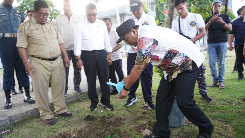 Pj Gubernur Sulbar Jadikan Program Tanam Sukun Berkelanjutan.