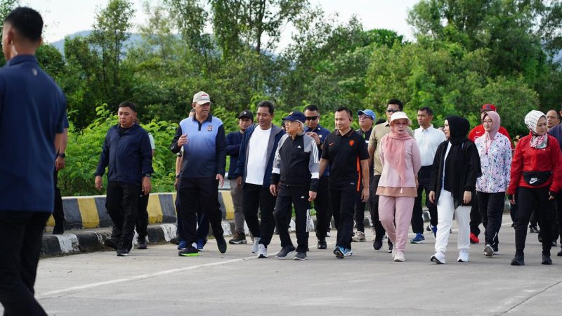 Kapolda Sulbar Dampingi Wapres Saat Olahraga dan Tanam Pohon Sukun