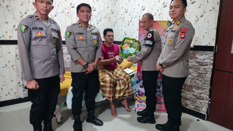 Bid Dokkes Kunjungi Keluarga dan Anggota Polri yang Sakit