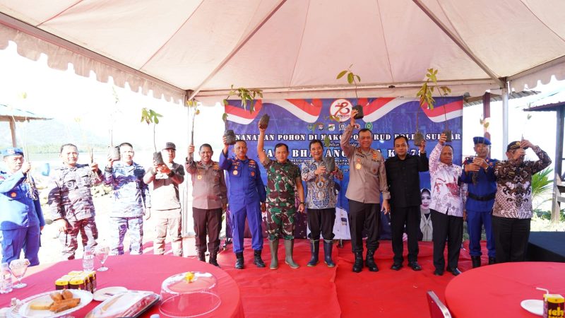 Kapolda Sulbar Ingin Hijaukan Bumi dengan Gerakan Tanam Pohon