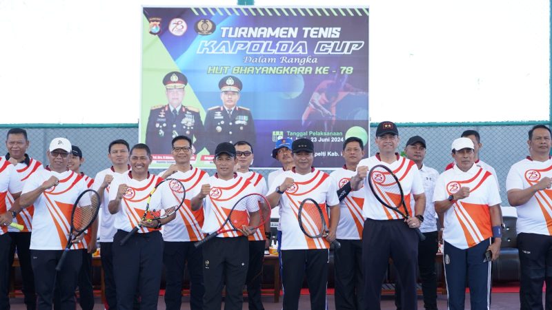 Pj Gubernur Sulbar Buka Turnamen Tennis Kapolda Cup