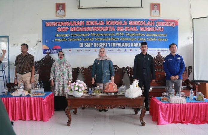Bupati Mamuju Hadiri Musyawarah Kerja Kepala Sekolah SMP