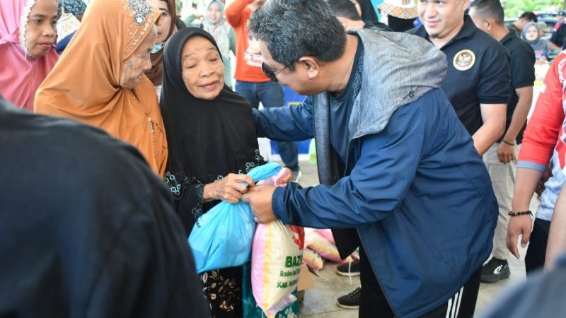 Bersama Basnaz, Pj Bahtiar Bagikan Bantuan untuk Panti Jompo dan Lansia di Polman