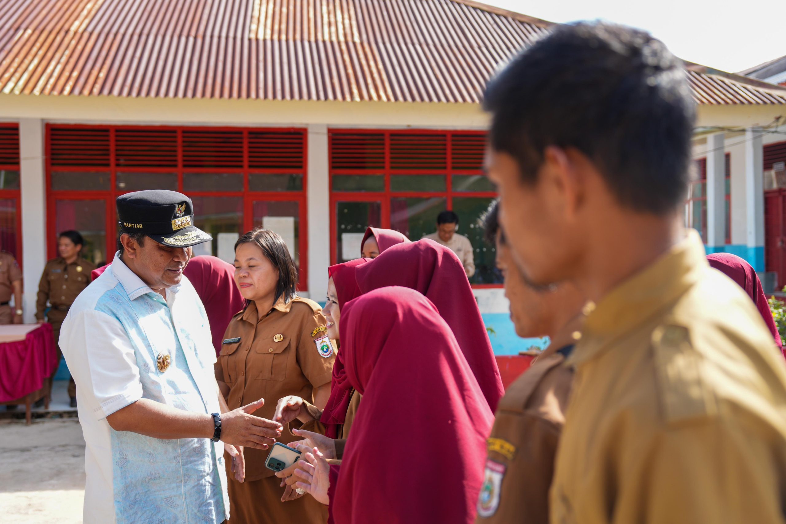 KunPj Bahtiar Dorong Pelajar SMA 1 Mambi Agar Peduli Lingkungan