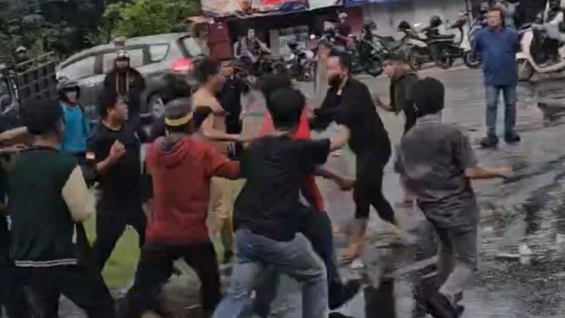 Demo Anarkis, Salah Satu Personel Polda Sulbar Jadi Korban Pengeroyokan Mahasiswa