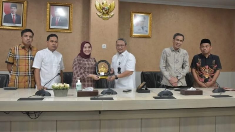 Usman Suhuria Bersama Anggota DPRD Sulbar Kunker ke Kantor Pusat Bank Sulselbar