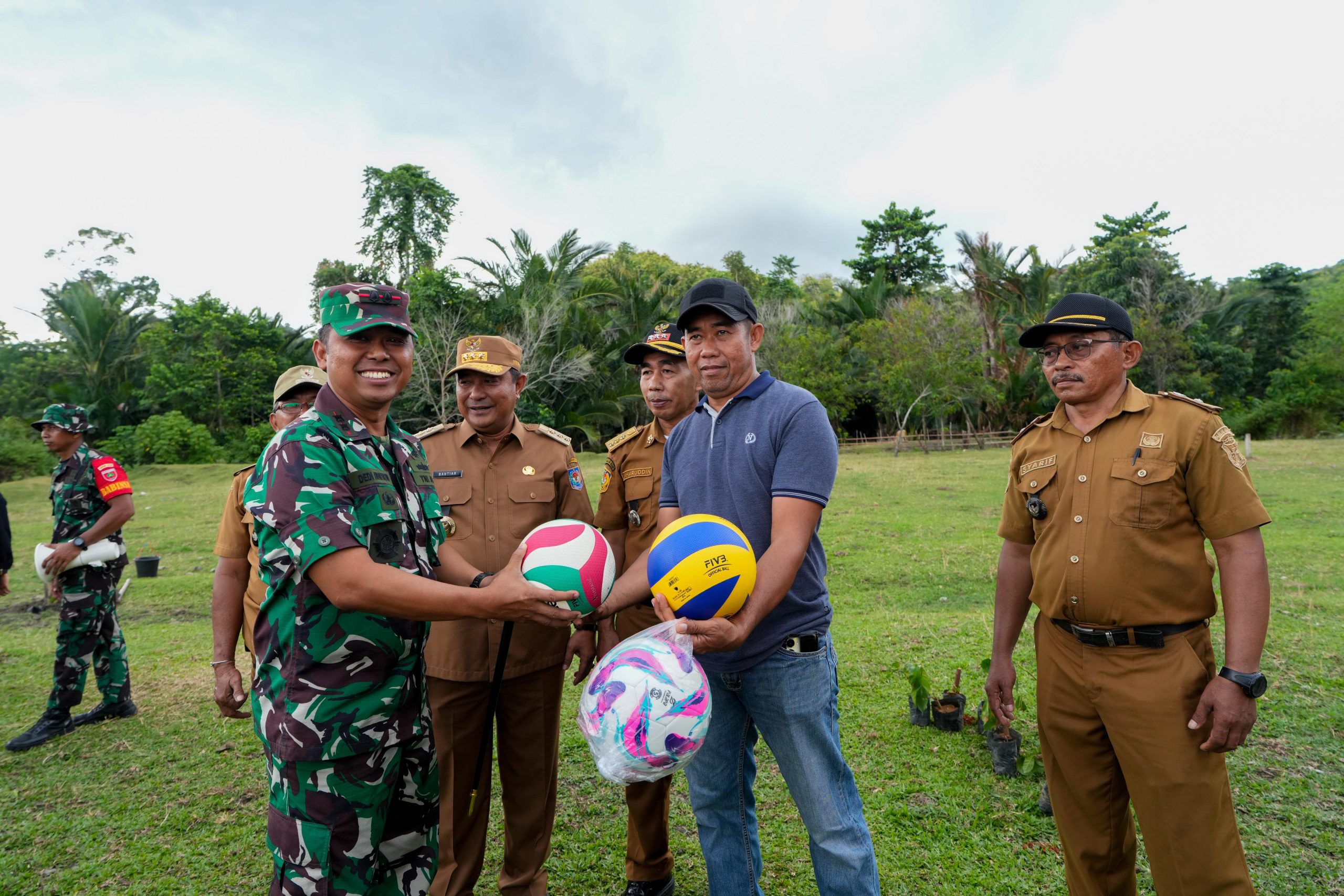 Bahtiar Pj Gubernur Pertama Kunjungi Desa Dungkait