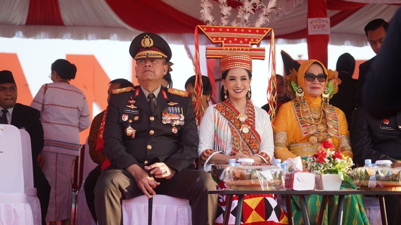 Kapolda Sulbar Hadiri Upacara Kemerdekaan di Pantai Manakarra