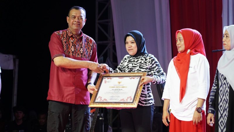 Malam Resepsi Kenegaraan di Anjungan Pantai Manakarra Dihadiri Kapolda Sulbar