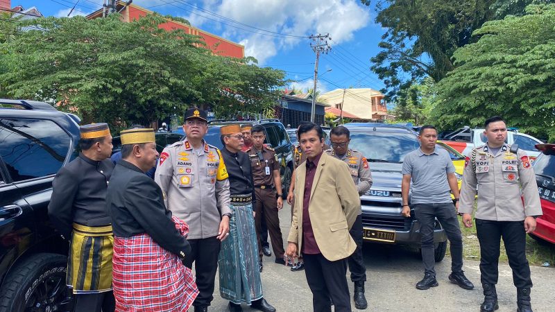Kapolda Sulbar Pantau Langsung Pengamanan Pendaftaran Cakada di Kantor KPU