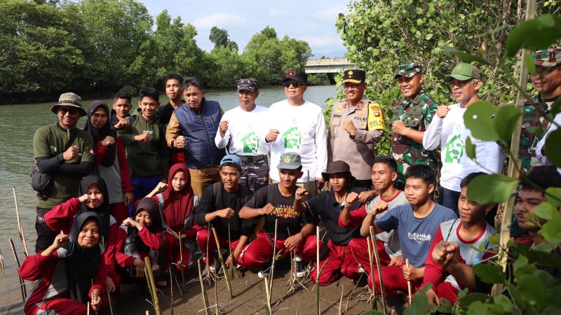 Semarak Hari Jadi ke 20 Sulbar, Pemkab Harus Terlibat Sepekan Menanam Mangrove