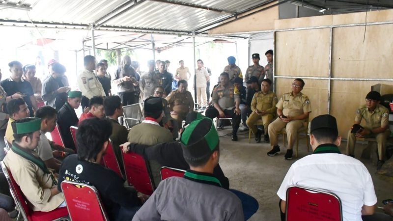 Sekprov Sulbar Temui Massa Aksi Aliansi Mahasiswa