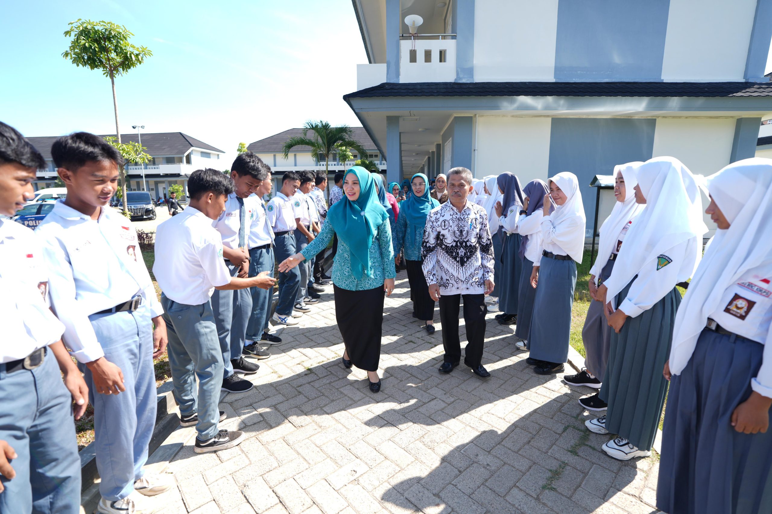 TP PKK Kolaborasi Discapil Sulbar Jemput Bola Perekaman KTP di Sekolah