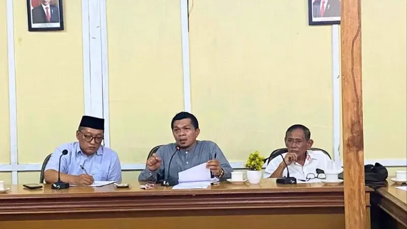 DPRD Sulbar Gelar RDPU Bersama Sejumlah OKP di Mamuju