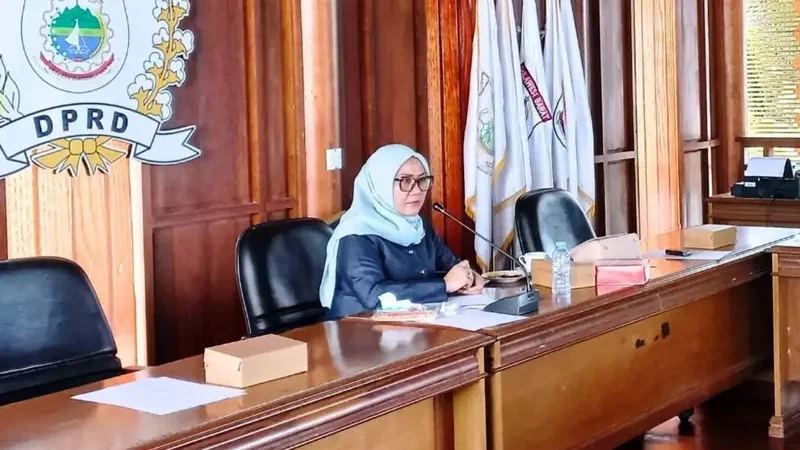 Suraidah Pimpin Rapat Banggar DPRD Sulbar di Rumah Aspirasi