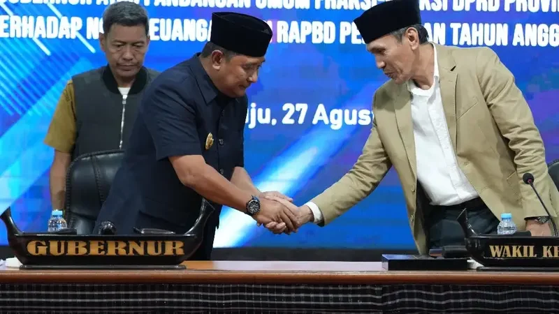 DPRD Sulbar Sampaikan Dukungan Terhadap Pj Gubernur dalam Paripurna