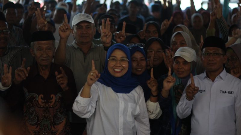 Hujan Deras Tak Menghalangi Niat Warga Kabuloang Hadiri Kampanye Tina-Yuki