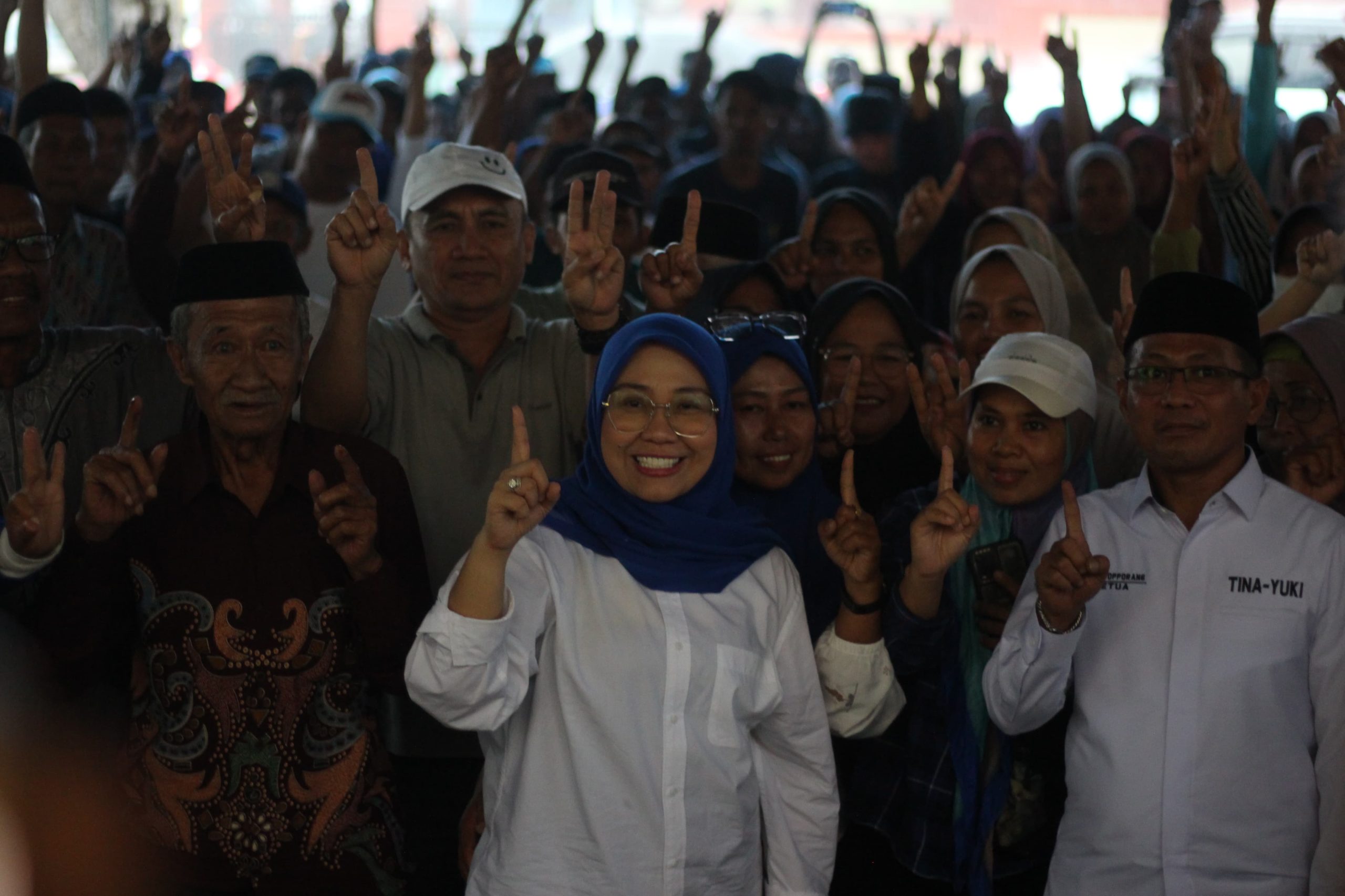 Hujan Deras Tak Menghalangi Niat Warga Kabuloang Hadiri Kampanye Tina-Yuki