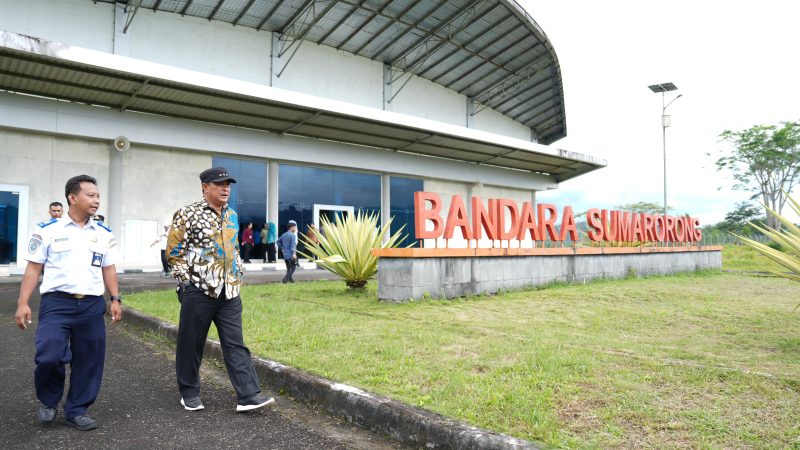 Tinjau Bandara Sumarorong, Bahtiar Bahas Penerbangan Mamasa, Toraja dan Mamuju