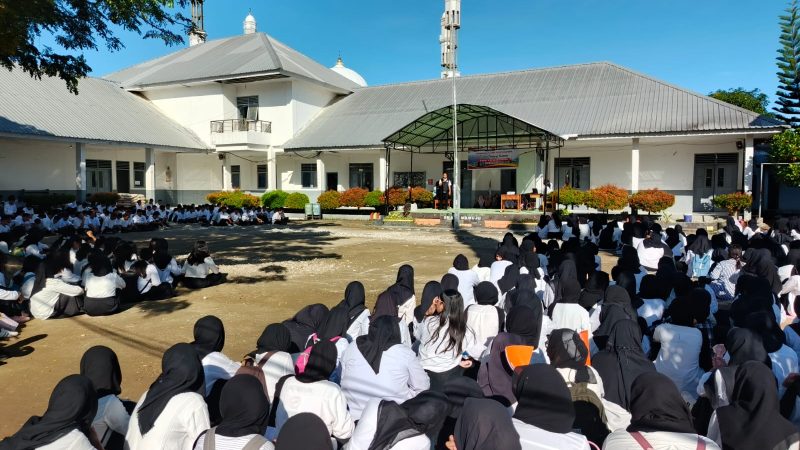 Ditresnarkoba Polda Sulbar Gelar Penyuluhan di SMAN 1 Mamuju