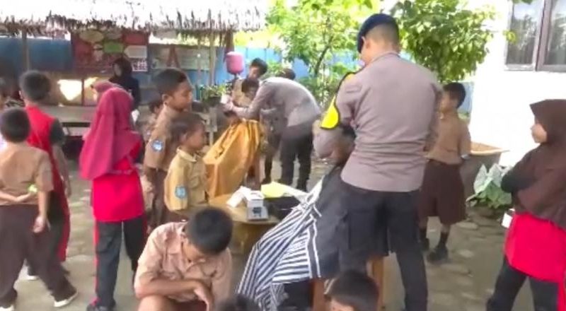 Ganteng Cukur Gratis, Program Inovatif Binmas Airud Polda Sulbar