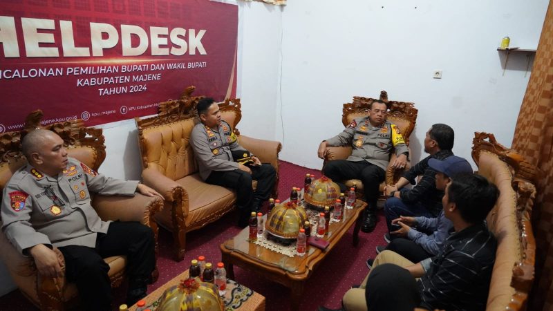 Kapolda Kunjungi Polres Majene dan Kantor KPU Pastikan Kesiapan Pengamanan Pilkada