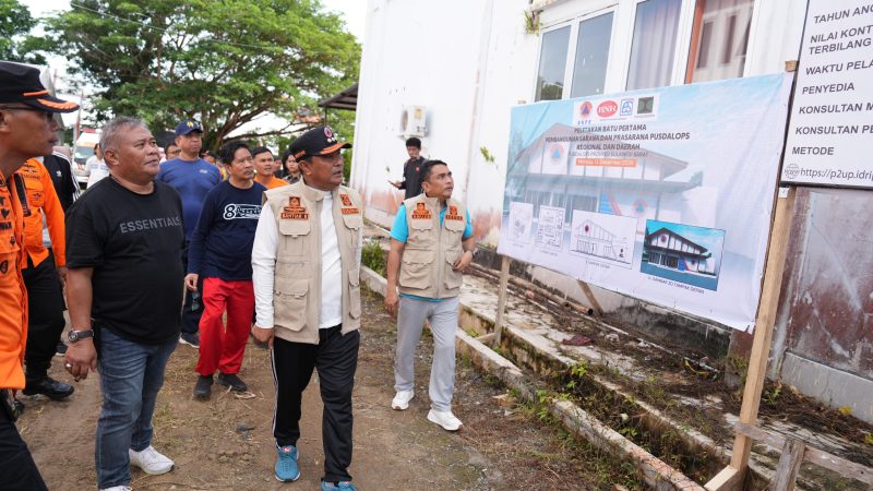 Pj Bahtiar Lakukan Peletakan Batu Pertama Pembangunan Pusdalops BPBD Sulbar