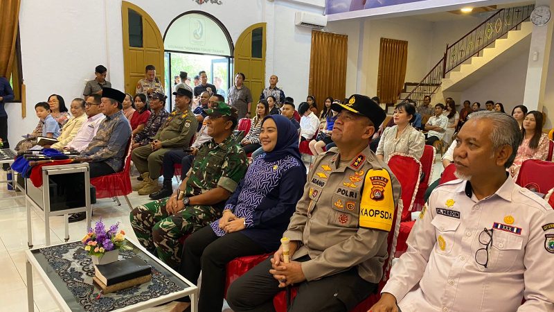Kapolda Bersama Forkopimda Kunjungi Langsung Gereja-Gereja saat Malam Natal