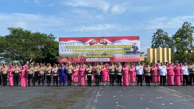 Kapolda Sulbar Pimpin Korps Raport, 86 Personel Polda Sulbar Dapat Kado Istimewa