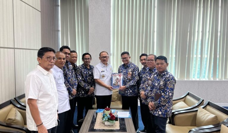 Inspektur Sulbar Hadiri Penyerahan Laporan Eksekutif Daerah Semester II Tahun 2024