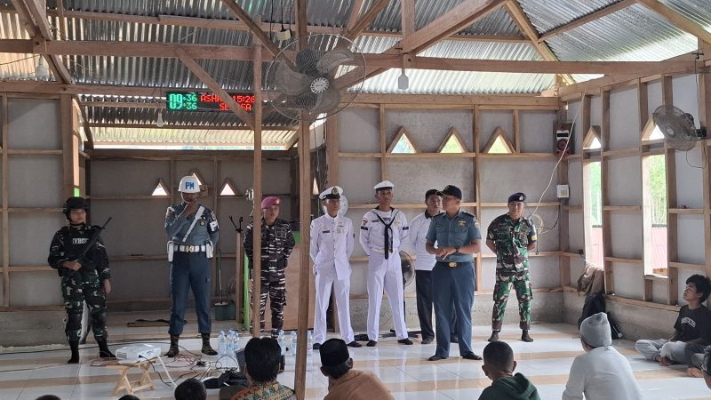 Penerimaan Anggota TNI AL Terbuka, Lanal Mamuju Lakukan Sosialisasi ke Desa
