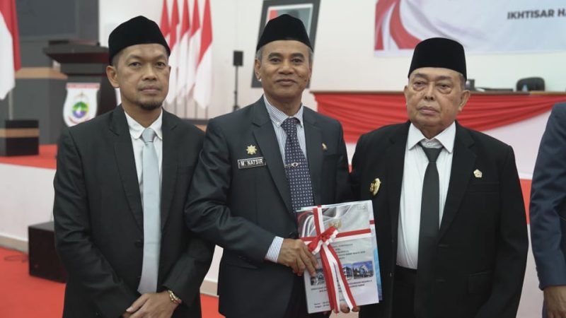 Kepala Inspektorat Sulbar Hadiri Paripurna DPRD saat Pemprov Raih WTP dari BPK