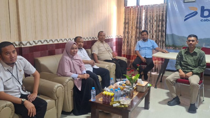Kordinasi dengan Bulog, Beras 10 Kg Akan Disalurkan Pemprov Sulbar untuk 106.080 Keluarga