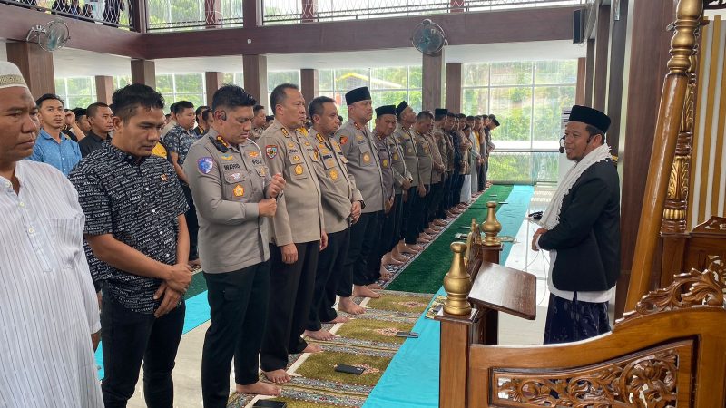 Polda Sulbar Gelar Salat Gaib dan Yasinan untuk Korban Ojol di Jakarta