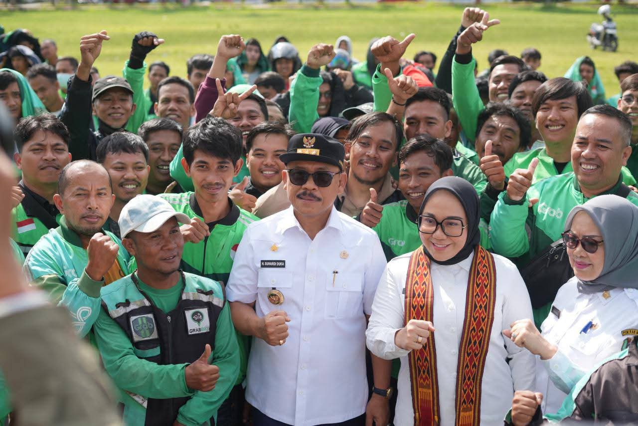Apresiasi untuk Ojol : Pemimpin Sulbar Turun Langsung Bantu Tekan Inflasi Dapat Beras 10 Kg