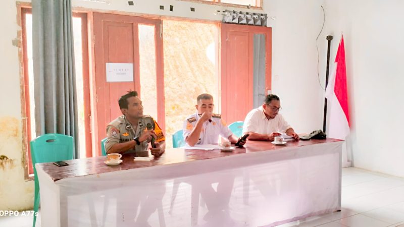 Keren, Bhabinkamtibmas di Tapalang Baray Dorong Semangat Gotong Royong dan Keamanan Desa