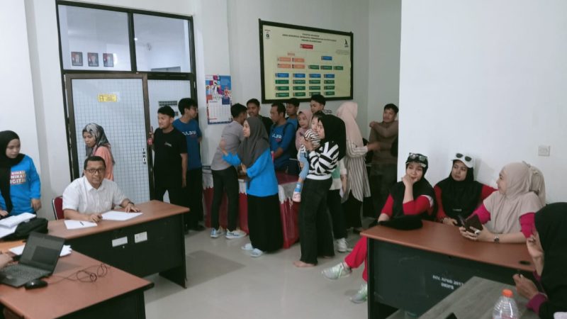 Optimalkan Pelayanan di Hari Pertama Kerja 2026, Kadis Kominfo Sulbar Pantau Kehadiran ASN