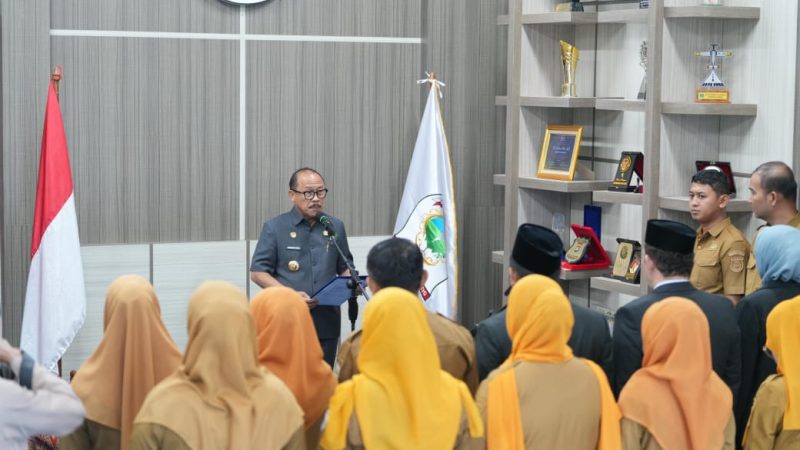 Lantik 13 Pejabat RSUD Sulbar, Gubernur SDK Tekankan Reformasi dan Budaya Kerja Baru