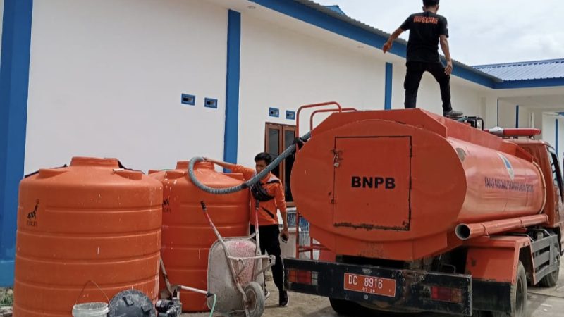 Kantor BNNP Kembali Dapat Distribusi Air dari TRC BPBD Sulbar