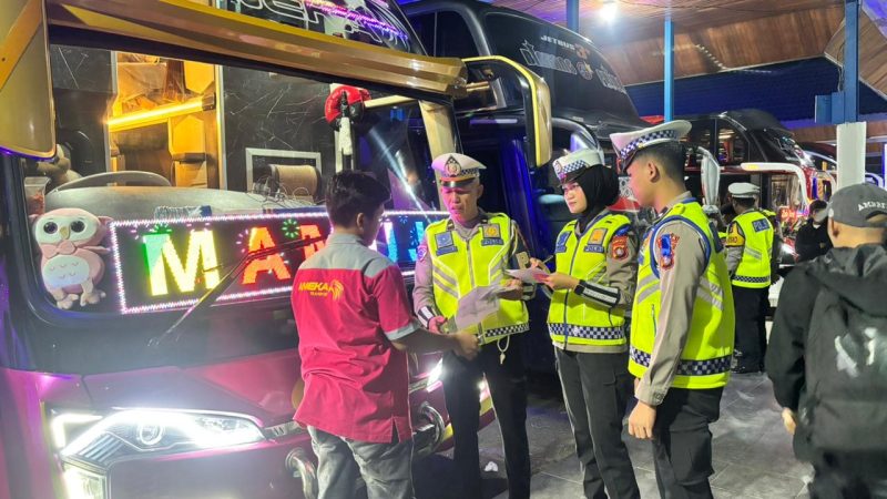 Dirlantas Polda Sulbar Turun Langsung Cek Kelayakan Bus Antar Kota