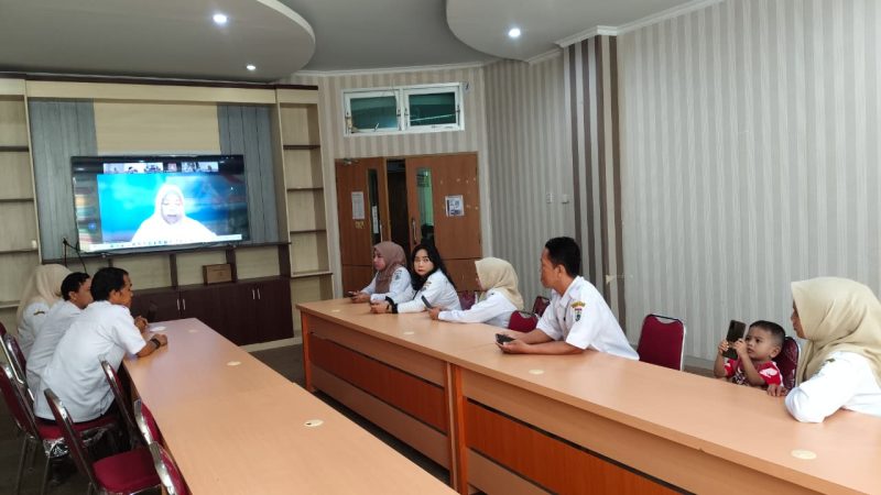 Keluhan Listrik Warga Karampuang, ESDM Sulbar Tinjau PLTS PT KMD