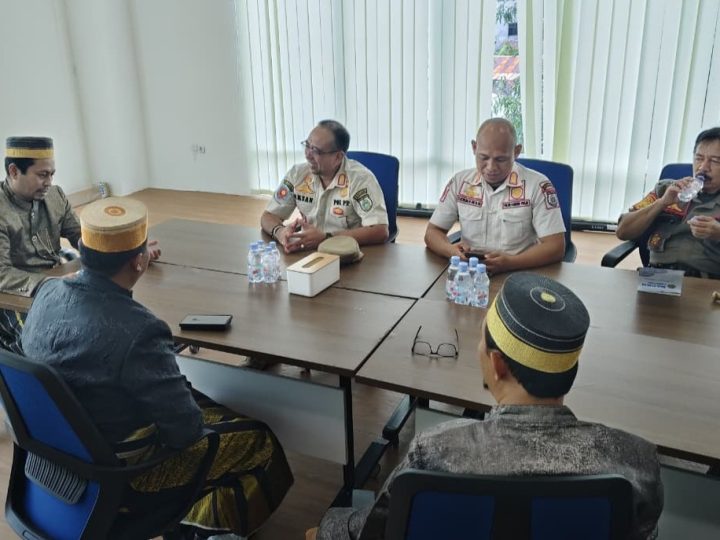 Pemberantasan Rokok Ilegal, Satpol PP Sulbar Bangun Komunikasi dan Koordinasi dengan Bea dan Cukai Parepare