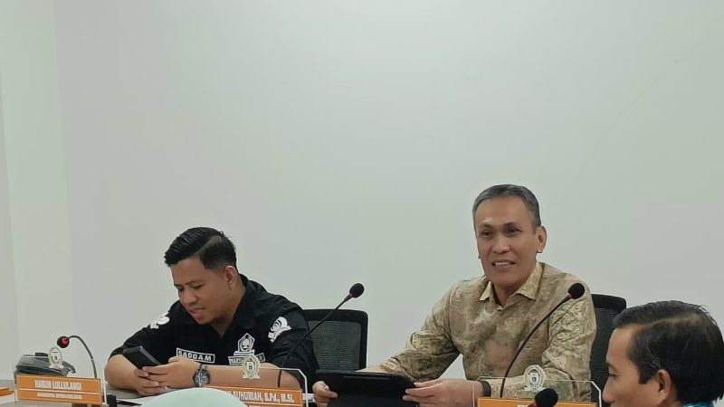 Dorong Kemandirian Fiskal Daerah, Komisi III DPRD Sulbar Evaluasi PAD dan Retribusi*