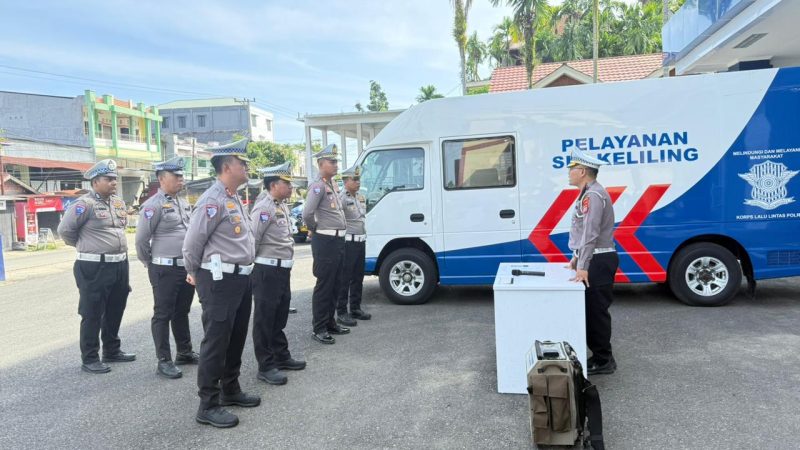 Dirlantas Serahkan Mobil SIM Keliling untuk Polresta Mamuju