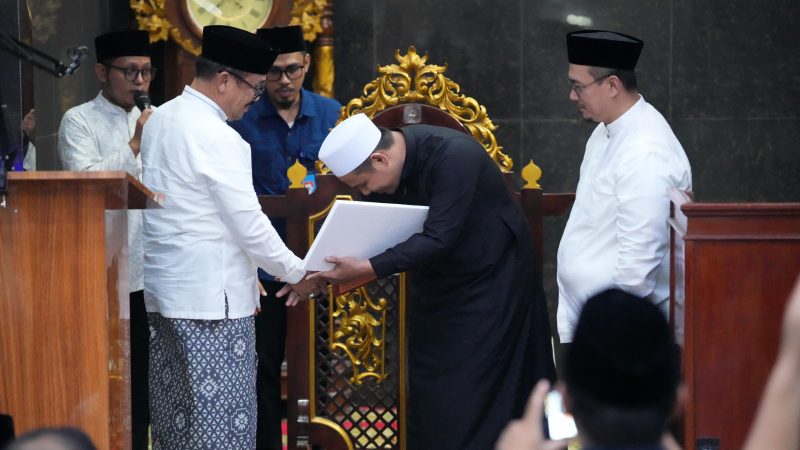 Di Hadapan Jamaah Mamuju Tengah, Gubernur Sulbar Tekankan Kepemimpinan Berkeadilan dan Harmoni Sosial